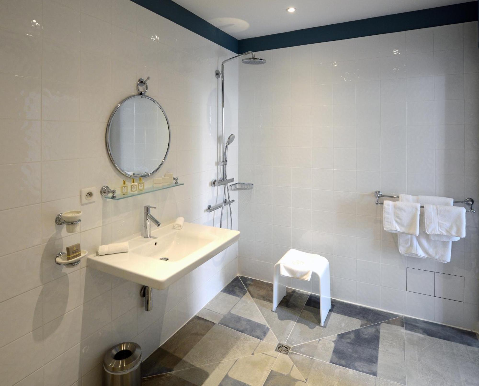 Grand Hotel Henri - Teritoria LʼIsle-sur-la-Sorgue Pokój zdjęcie