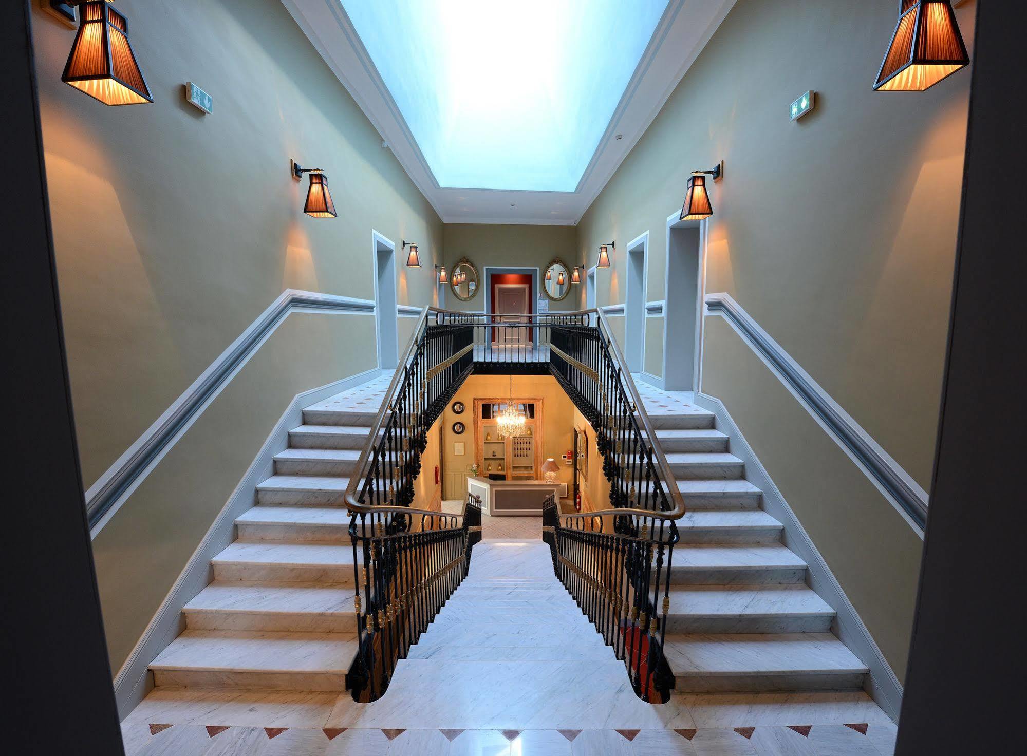 Grand Hotel Henri - Teritoria LʼIsle-sur-la-Sorgue Zewnętrze zdjęcie